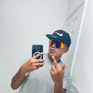 Meet your Posher, Dilan